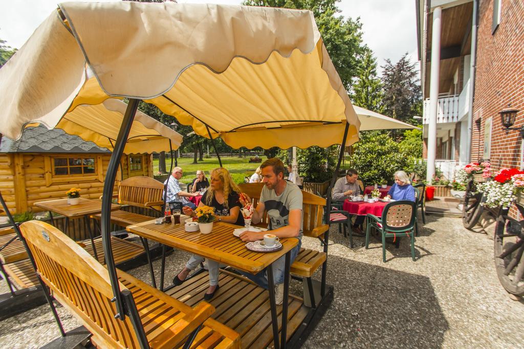 Frommanns Landhotel ブーフホルツ・イン・デア・ノートハイデ エクステリア 写真