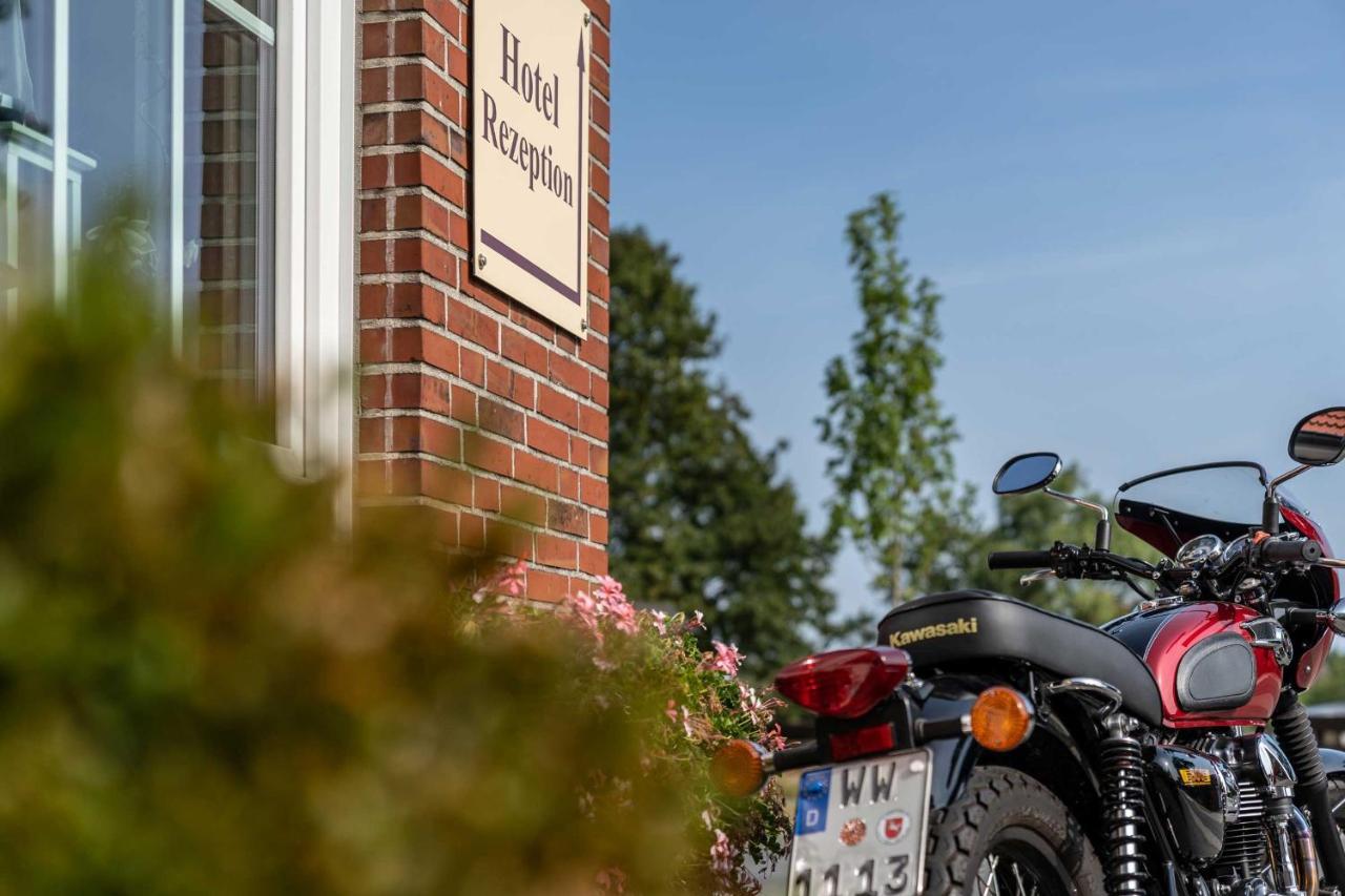 Frommanns Landhotel ブーフホルツ・イン・デア・ノートハイデ エクステリア 写真