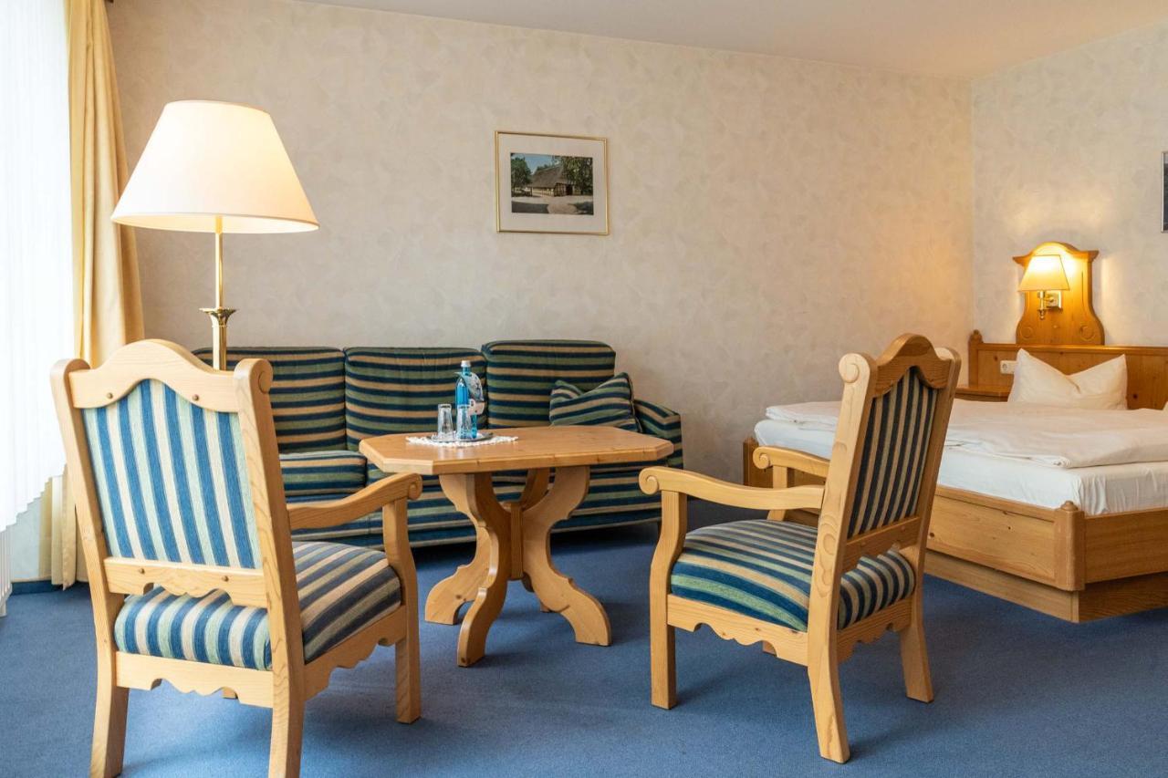 Frommanns Landhotel ブーフホルツ・イン・デア・ノートハイデ エクステリア 写真