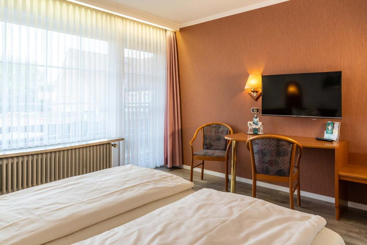 Frommanns Landhotel ブーフホルツ・イン・デア・ノートハイデ エクステリア 写真